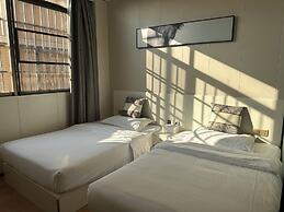 JINJU ART  HOTEL