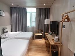 JINJU ART  HOTEL