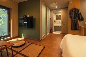 Shinchon Mayven Hotel