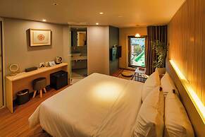 Shinchon Mayven Hotel