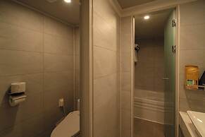 Shinchon Mayven Hotel