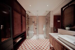 Au Lac Boutique Hotel