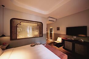 Au Lac Boutique Hotel