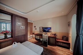 Au Lac Boutique Hotel