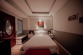 Au Lac Boutique Hotel