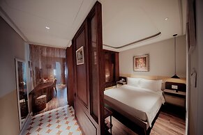 Au Lac Boutique Hotel