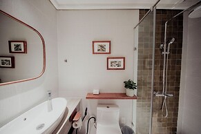 Au Lac Boutique Hotel