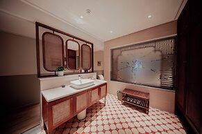 Au Lac Boutique Hotel