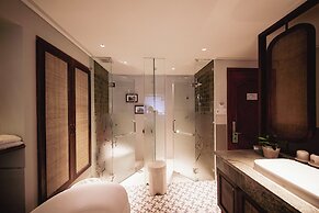 Au Lac Boutique Hotel