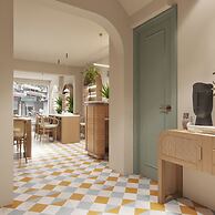 Au Lac Boutique Hotel