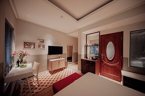 Au Lac Boutique Hotel