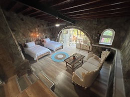 The Old Mill Hotel Lapta