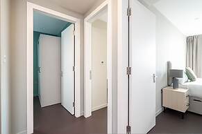 Chic Three-bedroom Home in Poplar