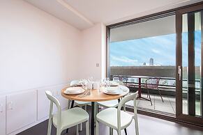 Chic Three-bedroom Home in Poplar