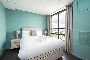 Chic Three-bedroom Home in Poplar