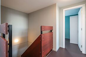 Chic Three-bedroom Home in Poplar