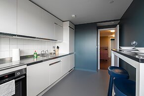 Chic Three-bedroom Home in Poplar