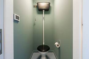 Chic Three-bedroom Home in Poplar