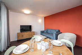 Chic Three-bedroom Home in Poplar