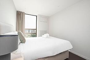 Chic Three-bedroom Home in Poplar