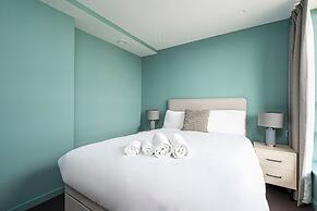 Chic Three-bedroom Home in Poplar