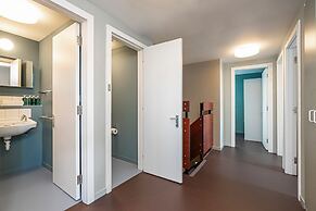 Chic Three-bedroom Home in Poplar