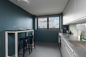 Chic Three-bedroom Home in Poplar