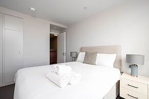 Chic Three-bedroom Home in Poplar