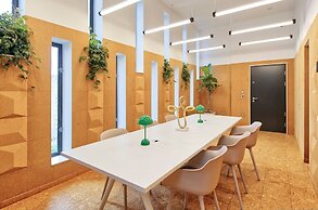 Chic Three-bedroom Home in Poplar