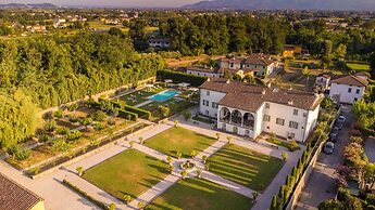 Villa Antica in Lucca