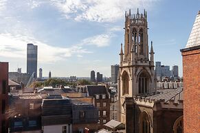 Chic Flat With Stunning City Views