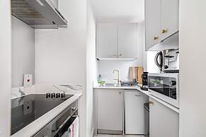 Chic Flat With Stunning City Views