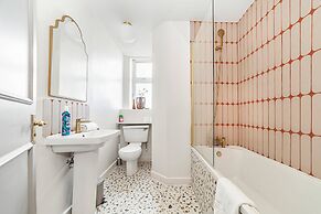 Chic Flat With Stunning City Views