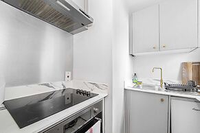 Chic Flat With Stunning City Views