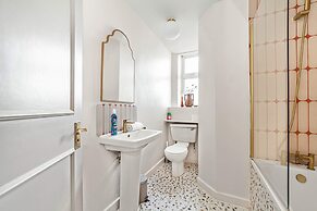 Chic Flat With Stunning City Views