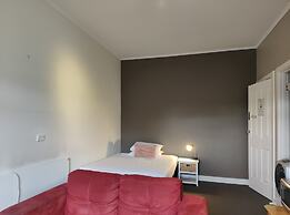 Centennial Inn on Bathurst