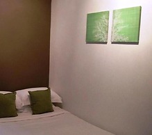 Centennial Inn on Bathurst