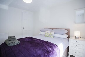 Pink Cottage - 4 Bedrooms & Hot Tub - Tenby