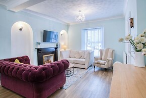 Pink Cottage - 4 Bedrooms & Hot Tub - Tenby