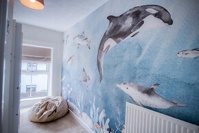 Pink Cottage - 4 Bedrooms & Hot Tub - Tenby