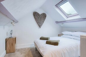 Pink Cottage - 4 Bedrooms & Hot Tub - Tenby