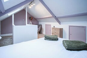 Pink Cottage - 4 Bedrooms & Hot Tub - Tenby