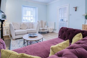 Pink Cottage - 4 Bedrooms & Hot Tub - Tenby