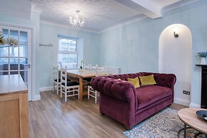 Pink Cottage - 4 Bedrooms & Hot Tub - Tenby