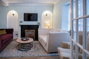 Pink Cottage - 4 Bedrooms & Hot Tub - Tenby