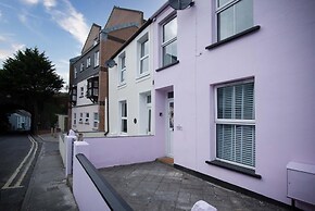 Pink Cottage - 4 Bedrooms & Hot Tub - Tenby
