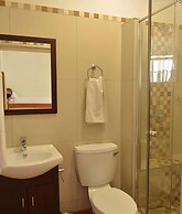 Oak Lodge Guesthouse