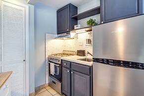 <1 Mi to Boardwalk & Beach Access: Ocean City Apt!