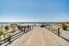 <1 Mi to Boardwalk & Beach Access: Ocean City Apt!