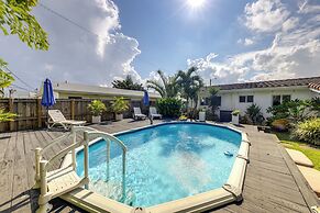 4 Mi to the Beach: Pet-friendly Oakland Park Home